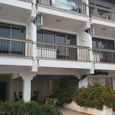 Apartment Manoli *